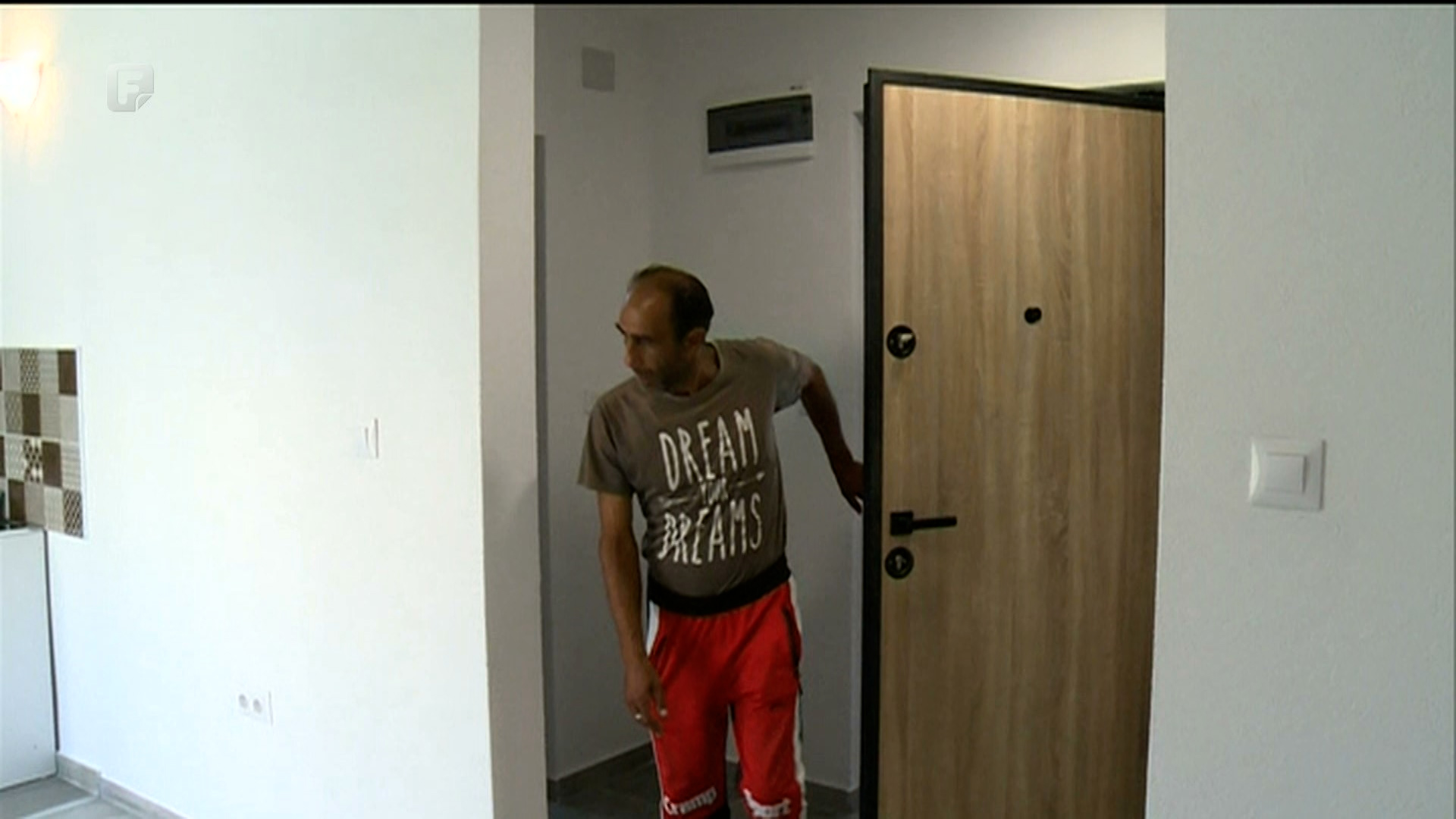 Osam romskih porodica dobilo stanove u naselju Varda u Kaknju